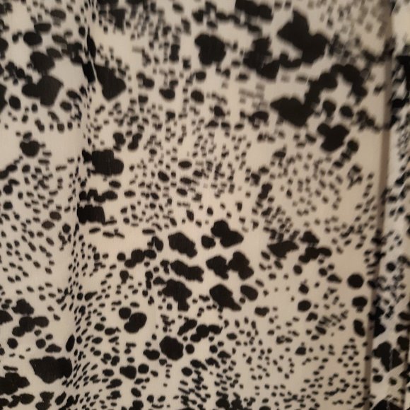 Black and cream H & M mini dress or top with tights in size XXL - Picture 3 of 3